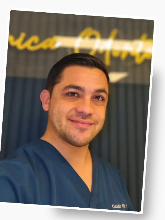 Dr. Claudio Villa, odontólogo de Clínica Quebardent